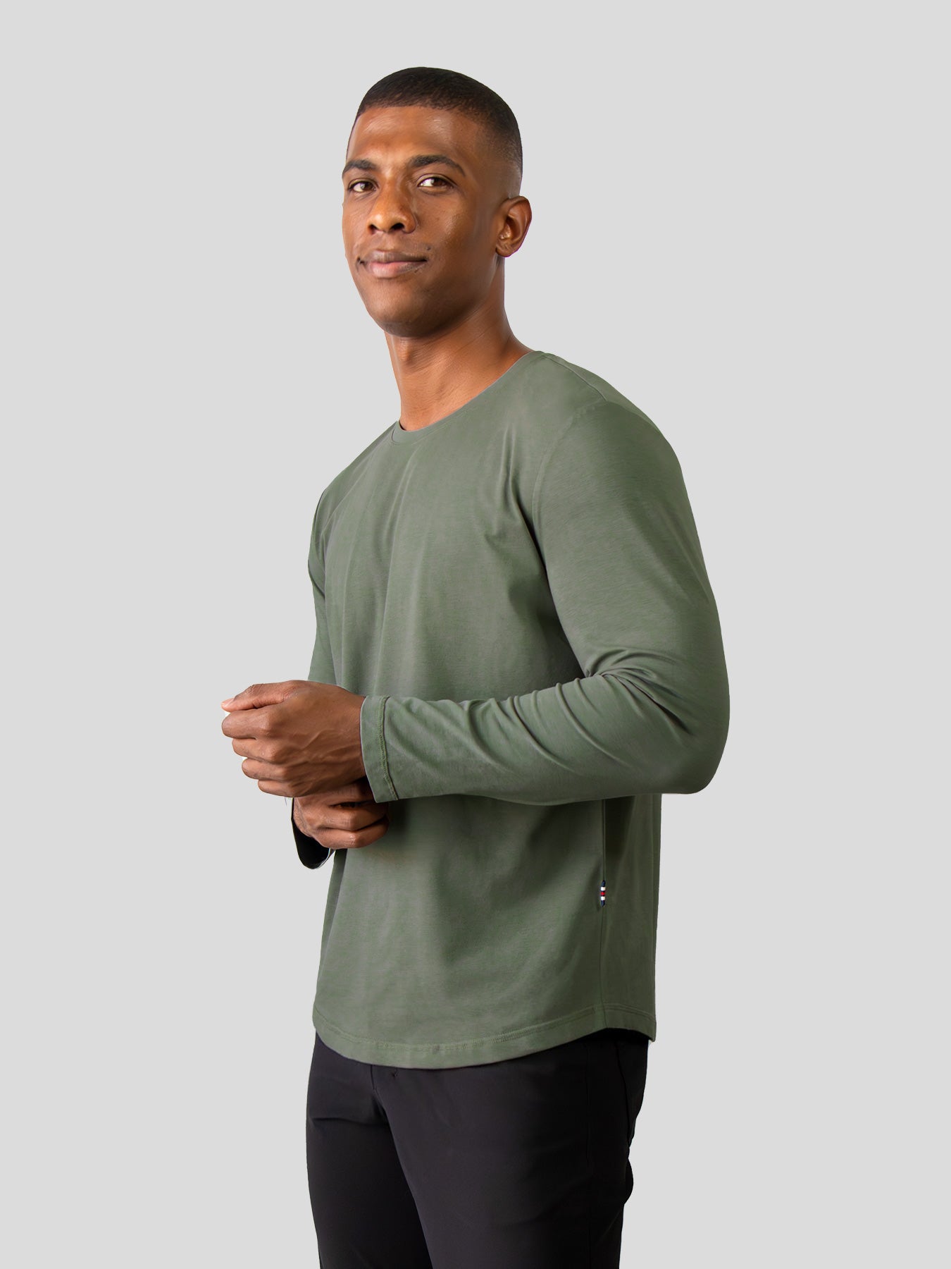 StaySmooth Long Sleeve Curve Hem Tee: Slim Fit