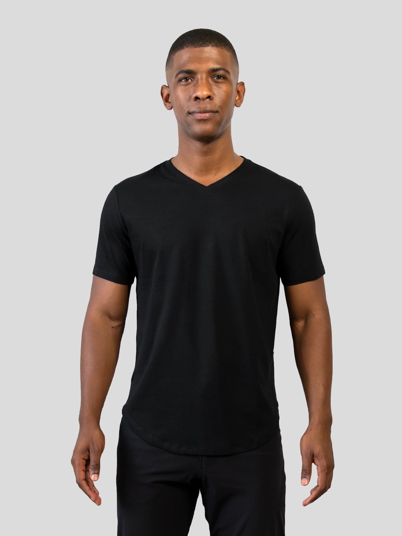 muscle fit curved hem t shirt