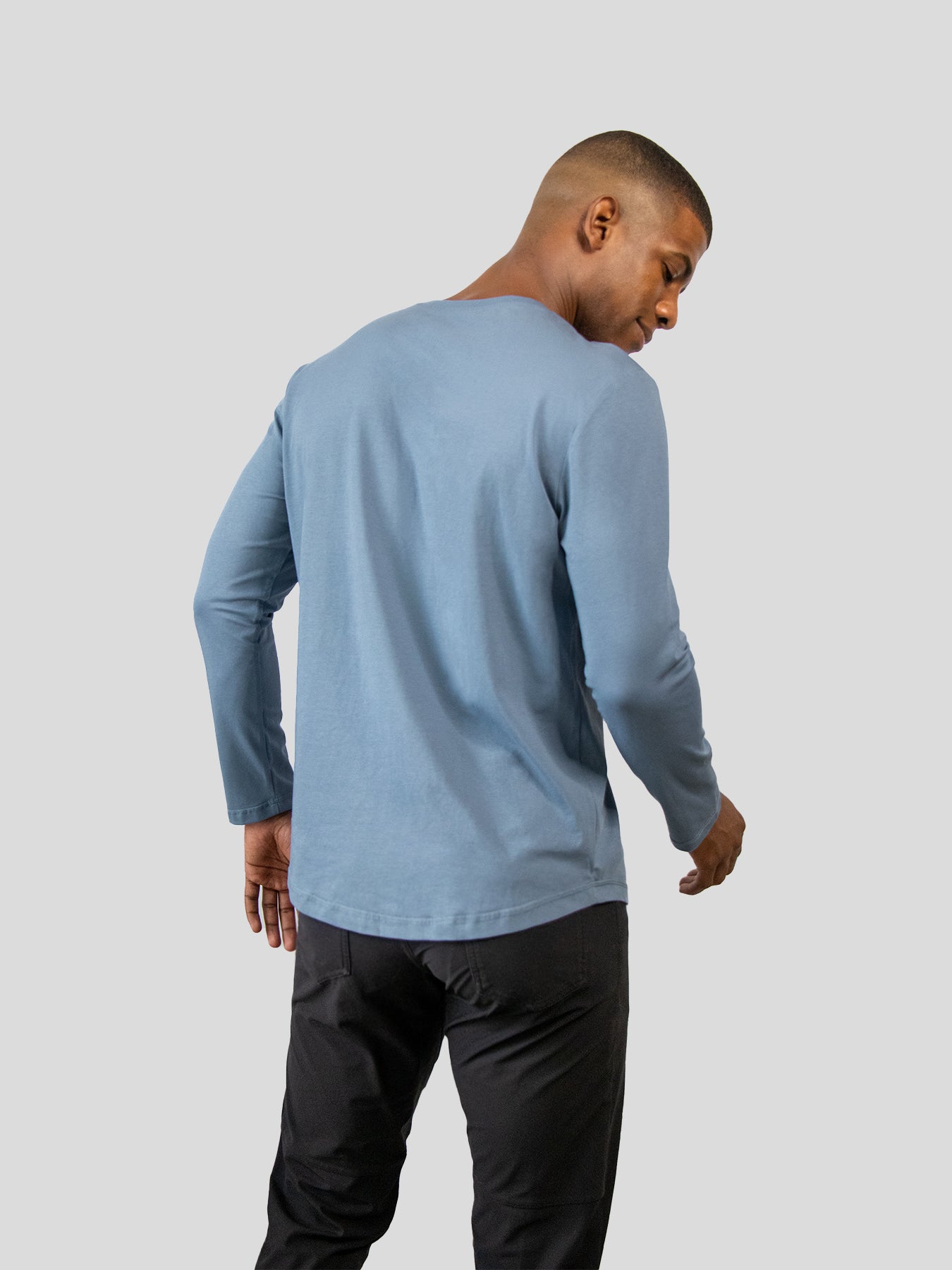 StaySmooth Long Sleeve Curve Hem Tee: Slim Fit