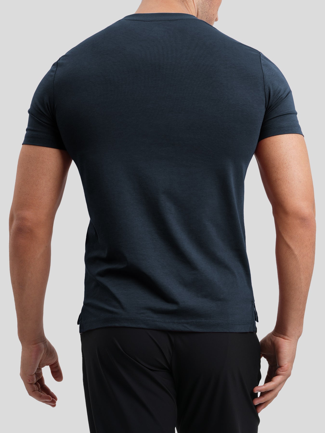 StayCool 2.0 Slim Fit T-Shirt mit geteiltem Saum