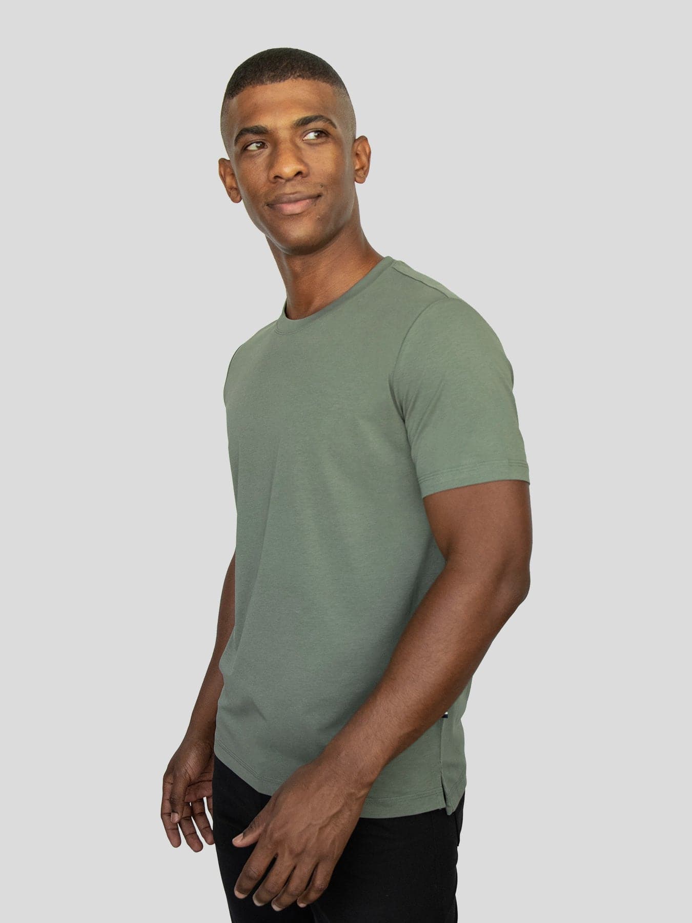 Fioboc Men's Premium Moisture Wicking Shirts Slim Fit Split-Hem Tee Plain  Tees