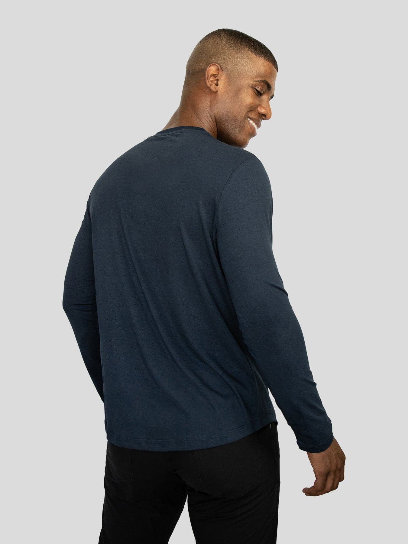 StaySmooth Long Sleeve Curve Hem Tee: Slim Fit