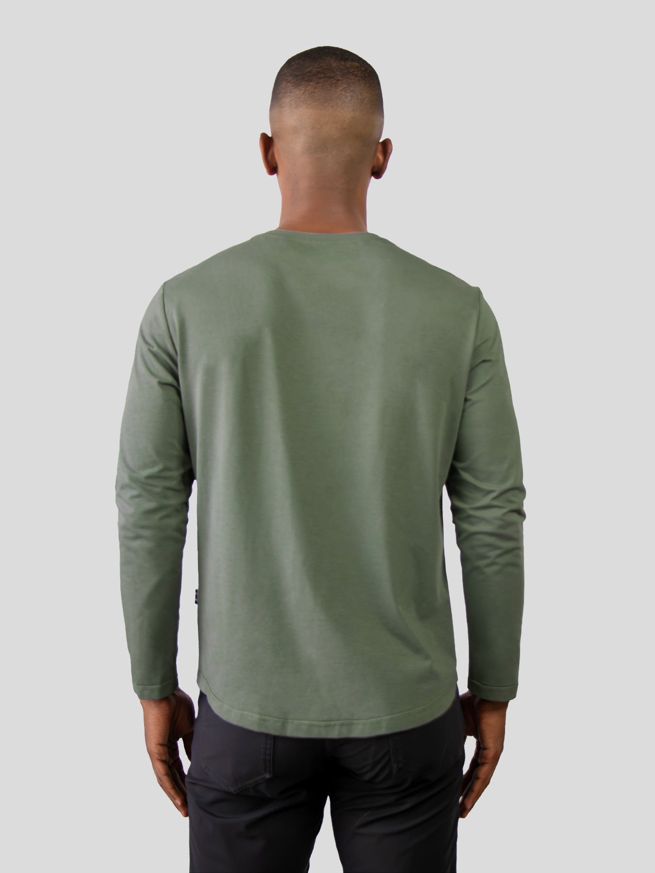 StaySmooth Long Sleeve Curve Hem Tee: Slim Fit